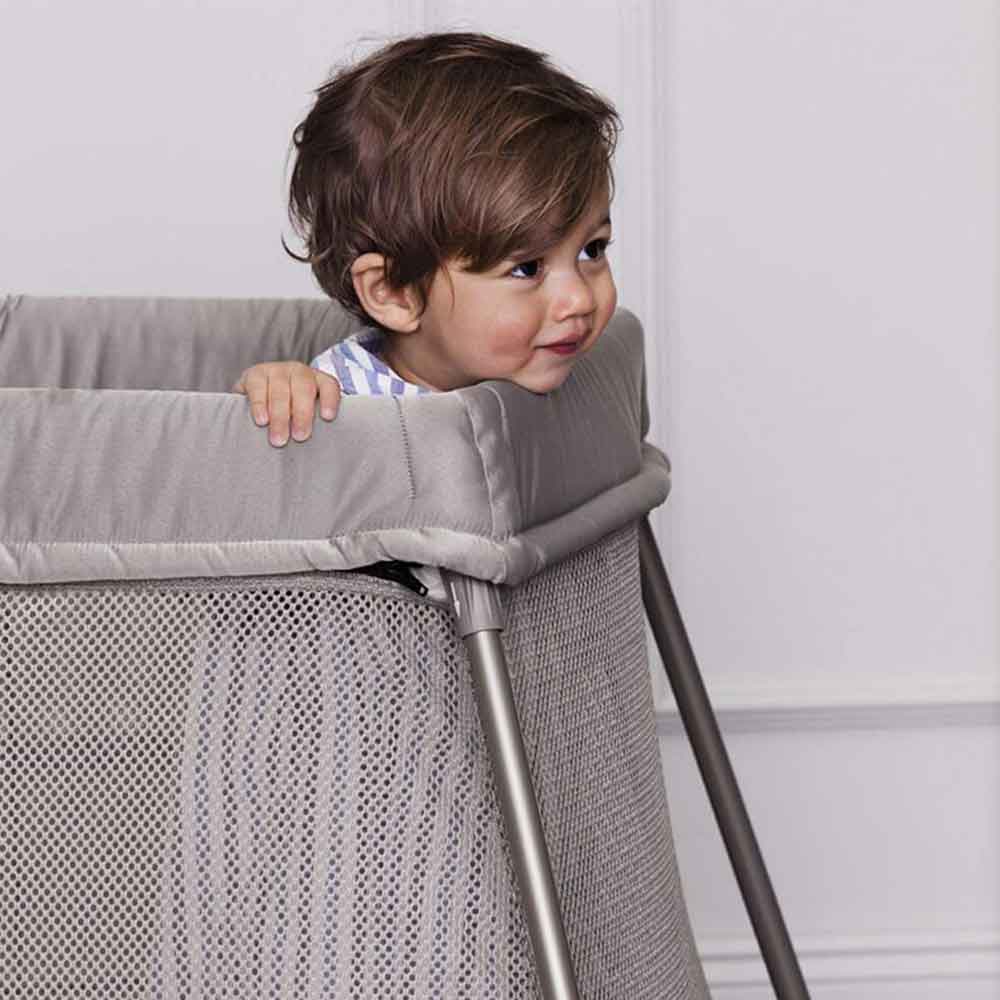 Baby bjorn outlet travel cot safety